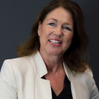 Elke Nippold-Rothes ist Consultant Führungskräfte- und Personalentwicklung und eine der führenden Leadership-Expertinnen unserer Branche.